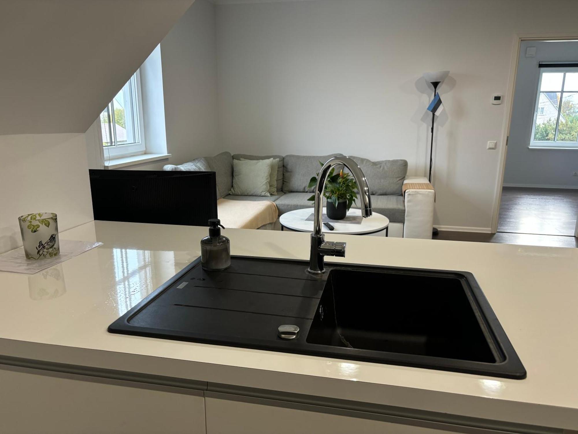 Paernu Lubja Apartments Eksteriør billede